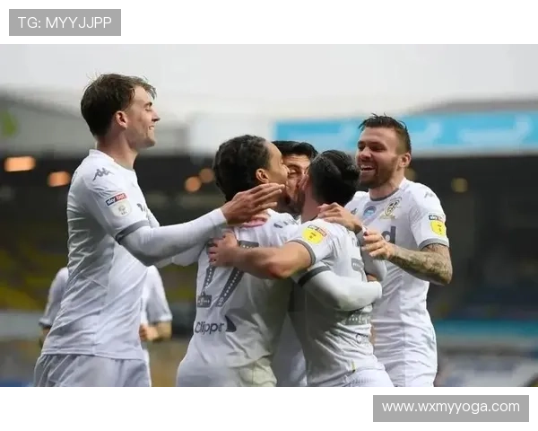 利兹联俱乐部全力冲击英超席位新援加盟激发球队重返巅峰信心