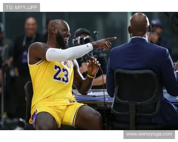 詹姆斯重返湖人迎来新赛季挑战 球迷期待大合同后的表现